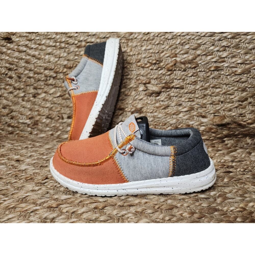 Big Kid HEYDUDE Wally Youth Tri Varsity Orange Size J3 | Boy's Shoes Size 3